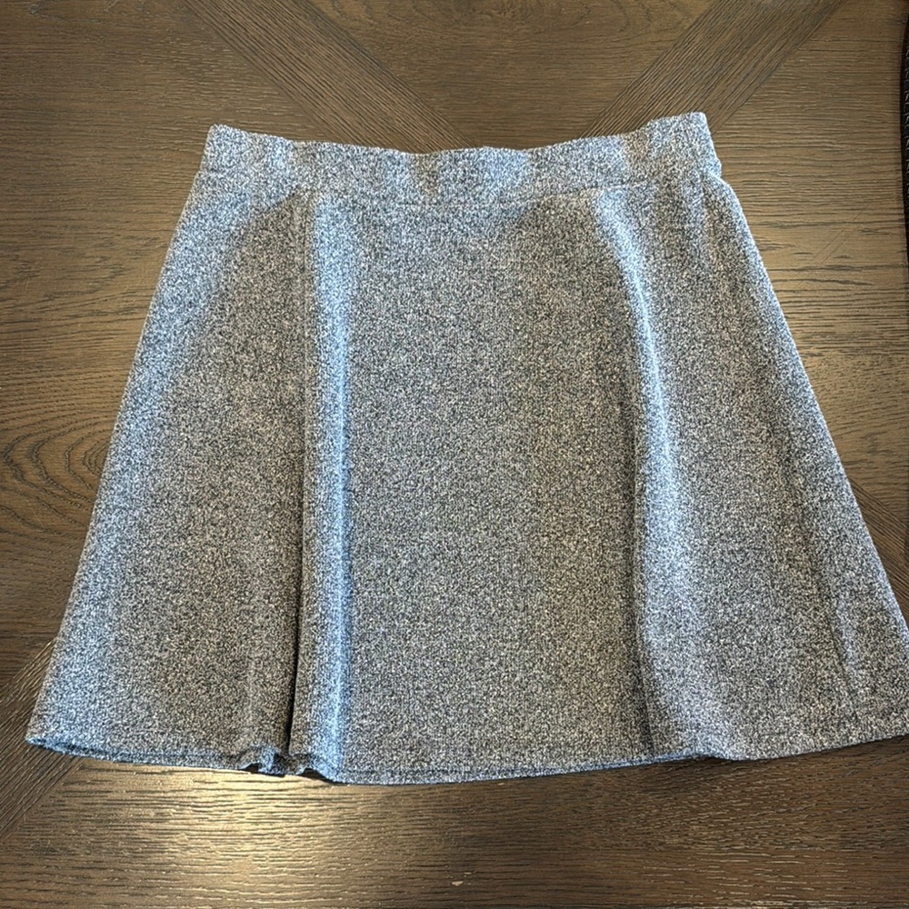 2 LOFT mini skirts - Picture 5 of 11